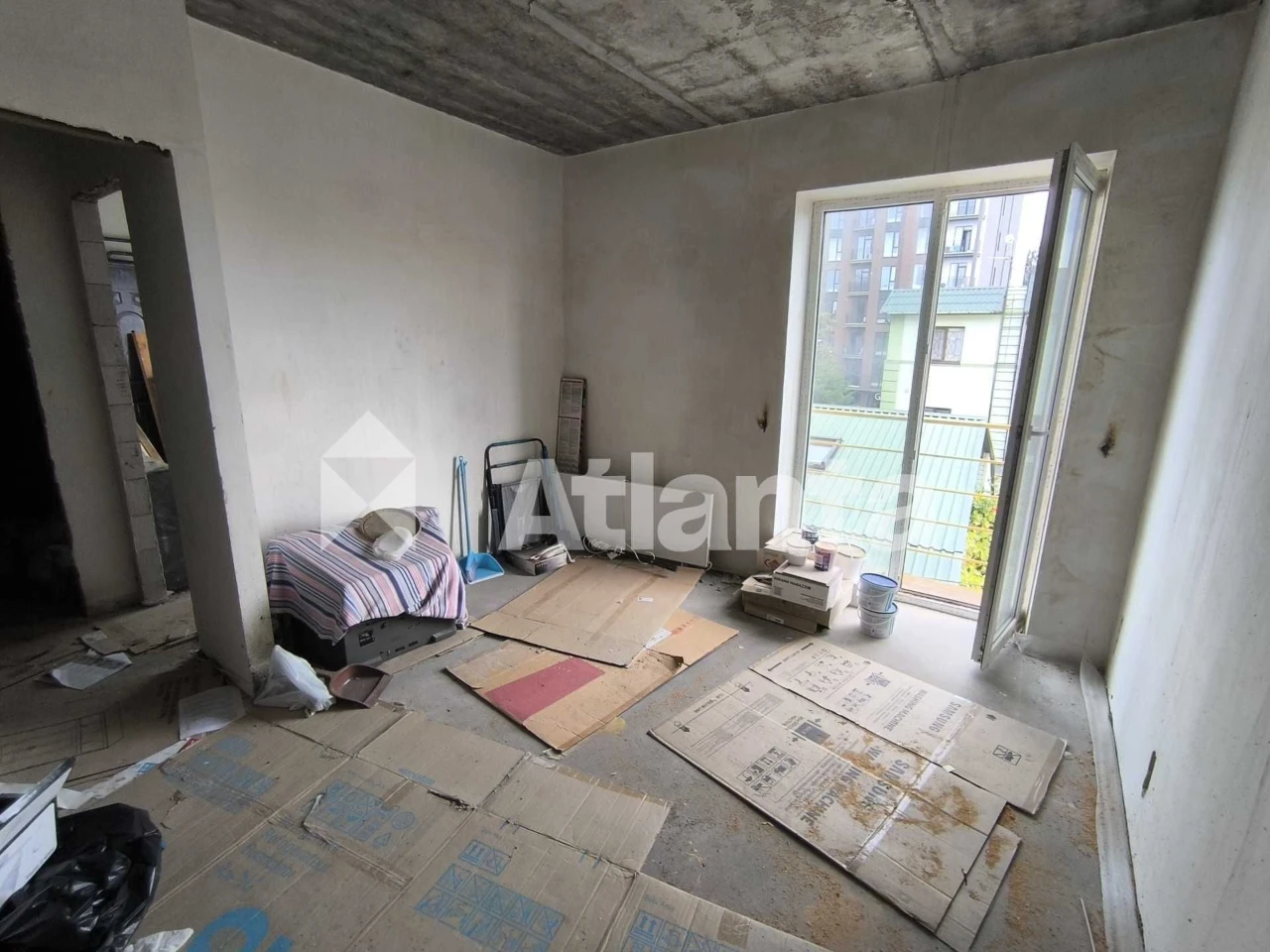 One-bedroom apartment in a new low-rise building on Fontan Street