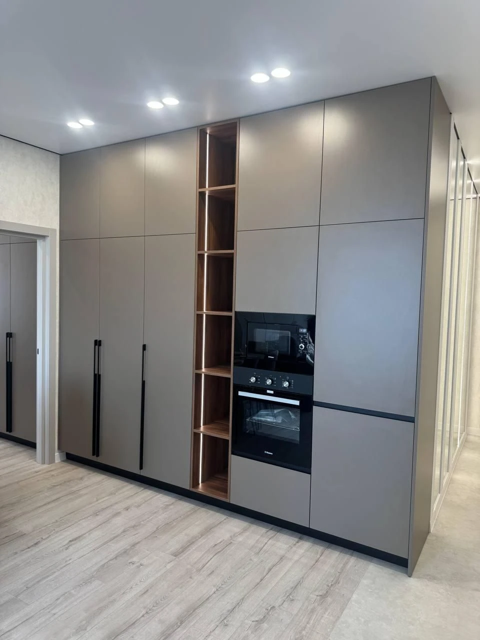 Продам 2 кімн. квартиру з ремонтом та меблями у KADORR CITY