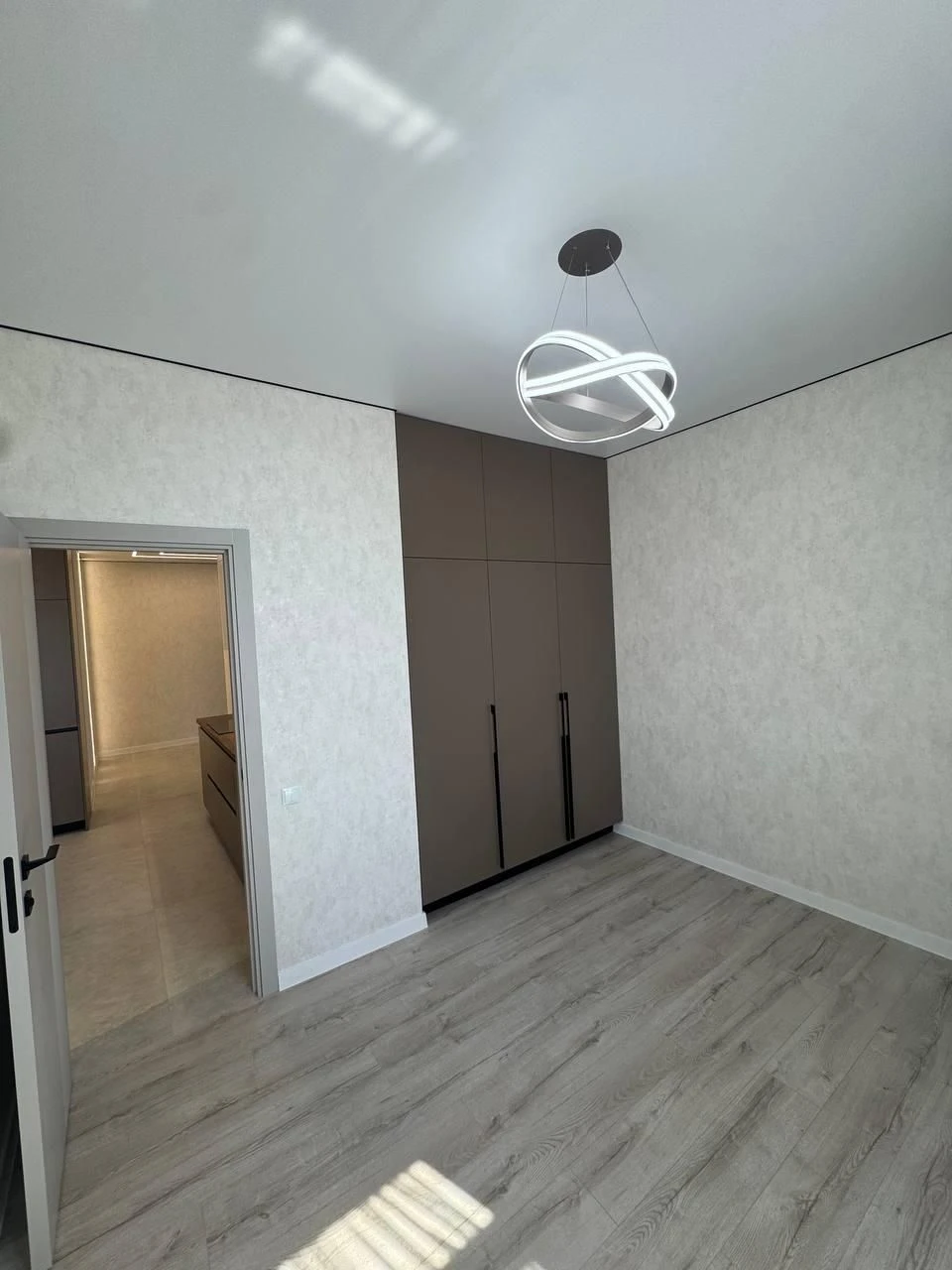 Продам 2 кімн. квартиру з ремонтом та меблями у KADORR CITY