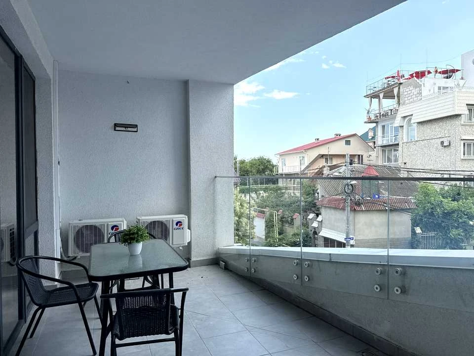 Apartment. Odessa, Valeriy Samofalova Street