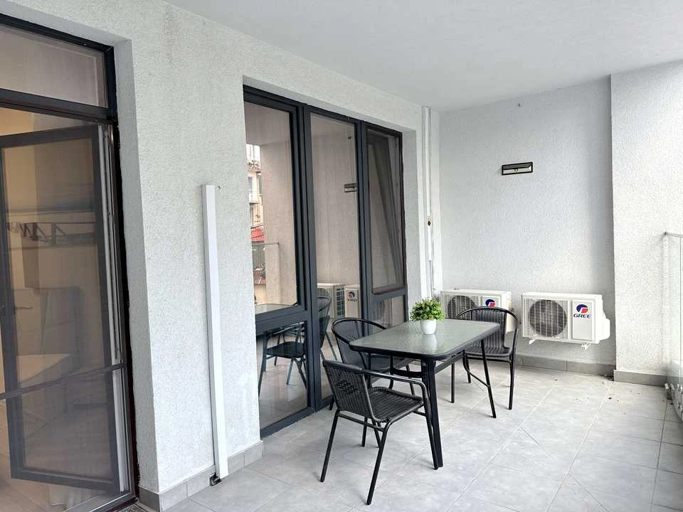 Apartment. Odessa, Valeriy Samofalova Street