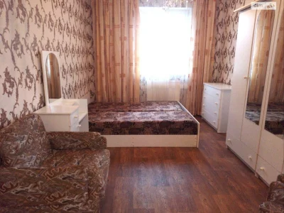 Long-Term Rental: Large Fountain