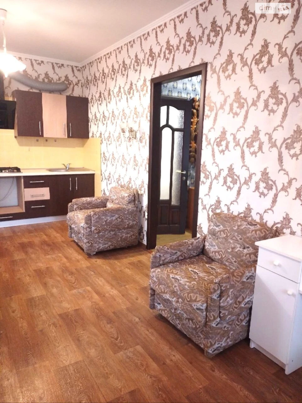 Long-Term Rental: Large Fountain