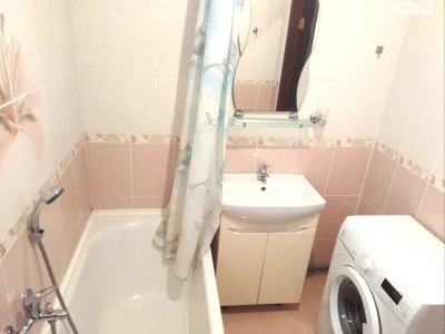 Long-Term Rental: Large Fountain
