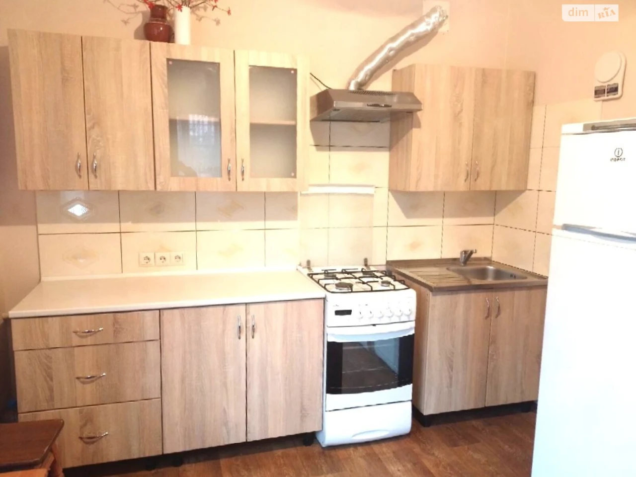 Long-Term Rental: Large Fountain