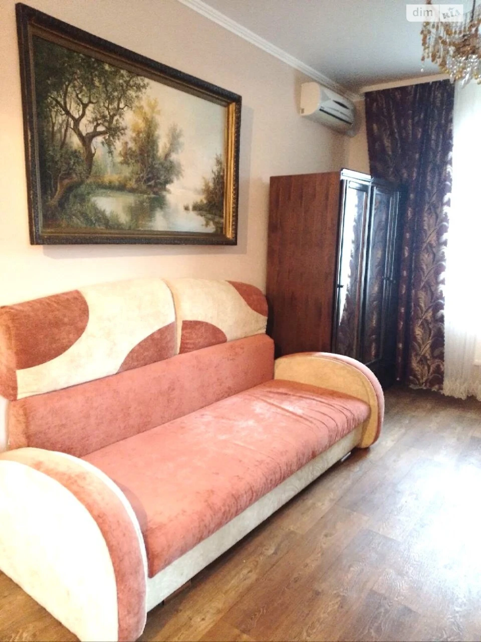 Long-Term Rental: Large Fountain