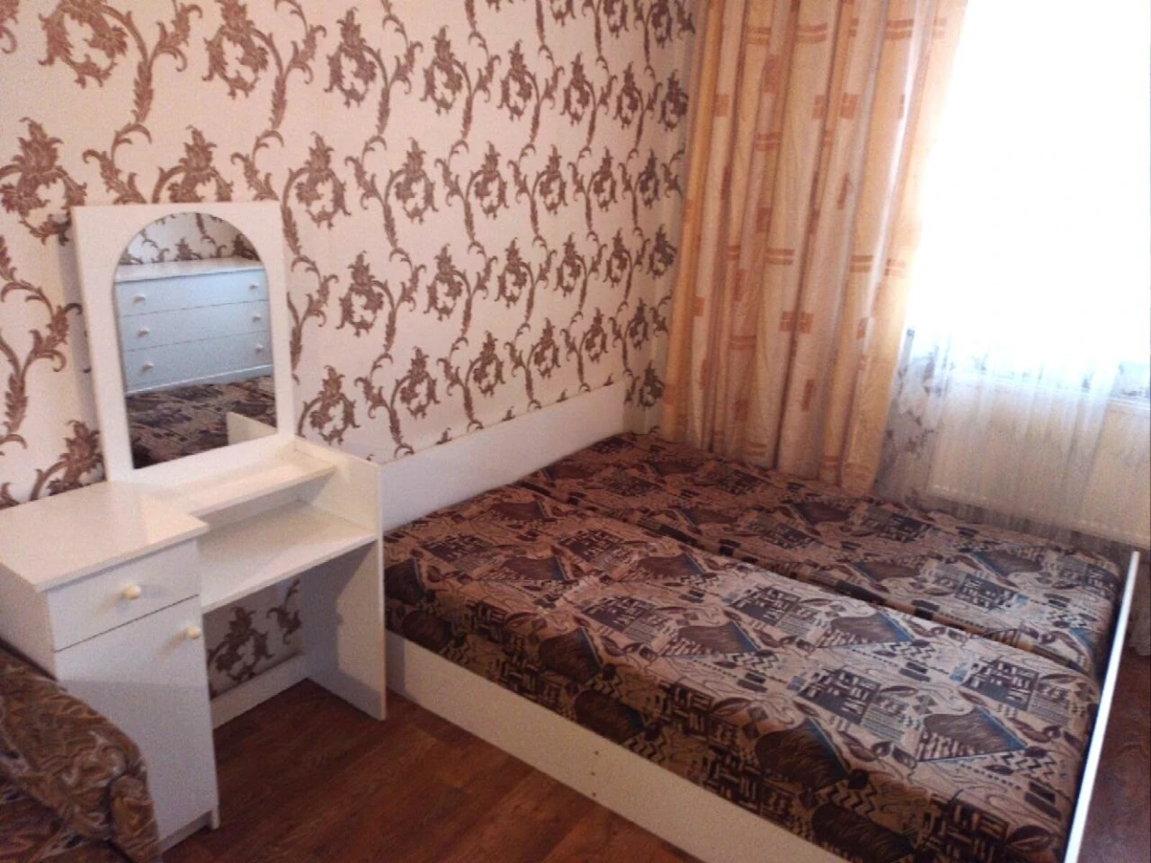 Long-Term Rental: Large Fountain