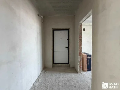 Spacious 2-bedroom apartment 56 sq m near the city lake Ready