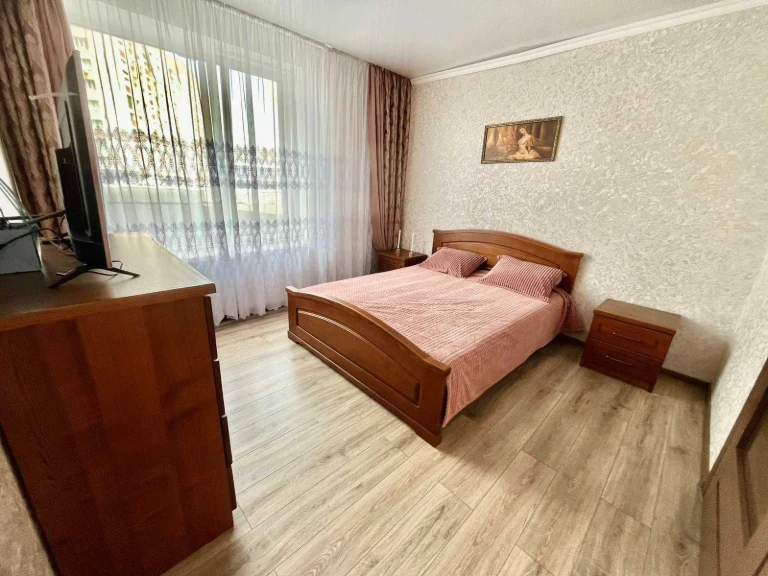 Продаж 2-кімнатної квартири в ЖК «Гранд Рояль» | Озерна