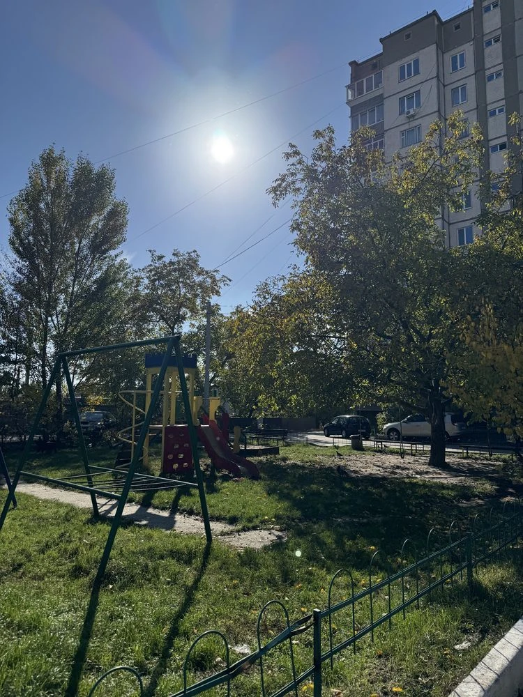 Продається, 2-кімнатна квартира 53 м², $51000, без комісії