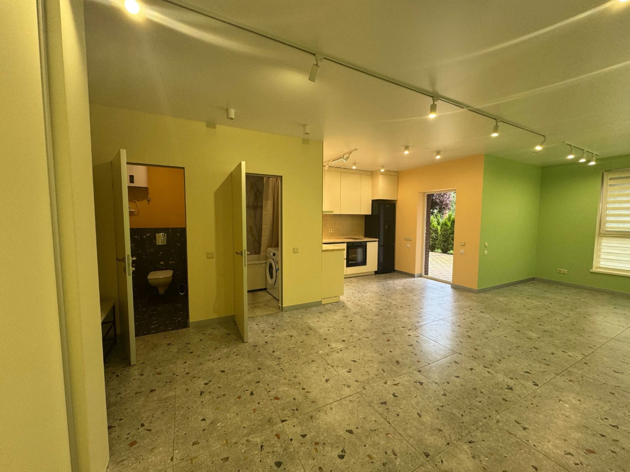 Price Change! Urgent: 1-room apartment for sale for $4000.