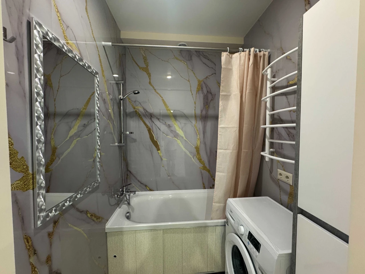 Price Change! Urgent: 1-room apartment for sale for $4000.