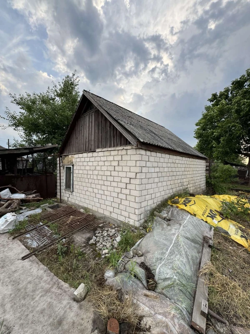 Residential House in Normal Condition, Nizi