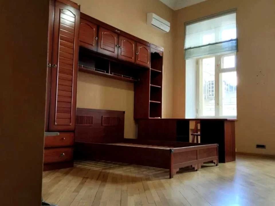 Apartment. Teatralny Prospect, Odessa