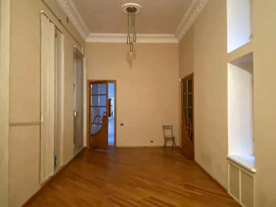 Apartment. Teatralny Prospect, Odessa