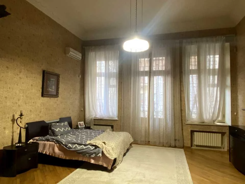 Apartment. Teatralny Prospect, Odessa