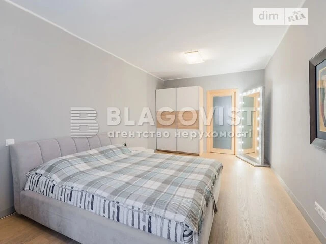 Sale of 3-room apartment 171.7 sq. m. on Sribnokilska 2A street • I
