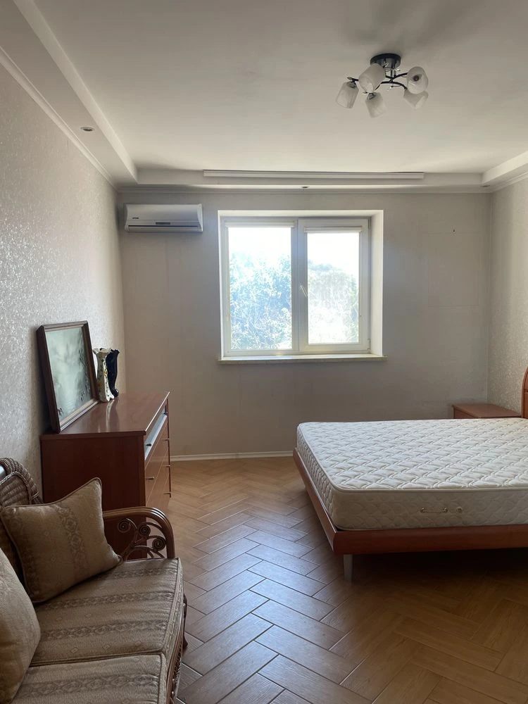 Apartment for sale by the sea.