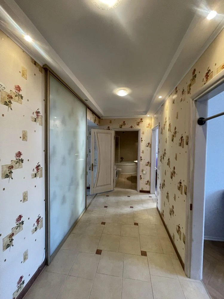 Apartment for sale by the sea.
