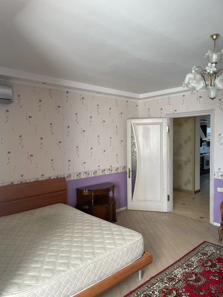 Apartment for sale by the sea.