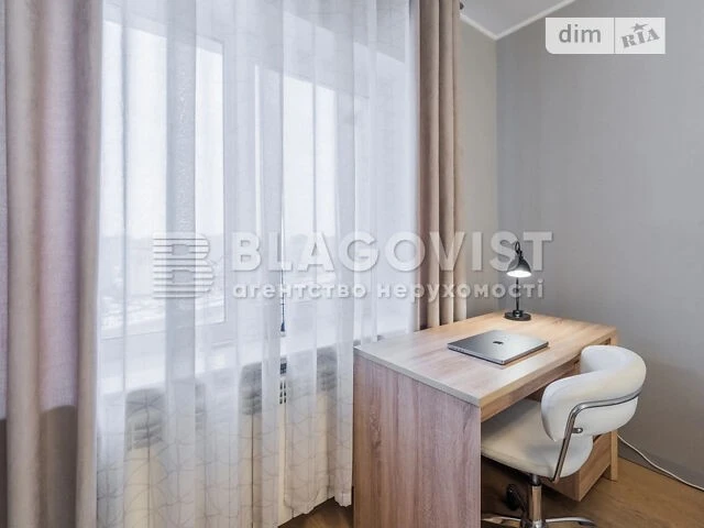 Sale of 3-room apartment 171.7 sq. m. on Sribnokilska 2A street • I