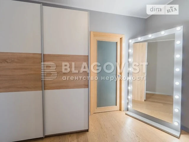 Sale of 3-room apartment 171.7 sq. m. on Sribnokilska 2A street • I
