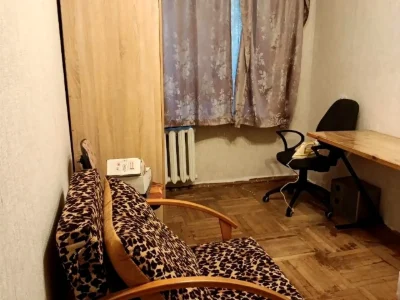 Оренда квартири 2-кімнат. 47 м² 1/5 поверху