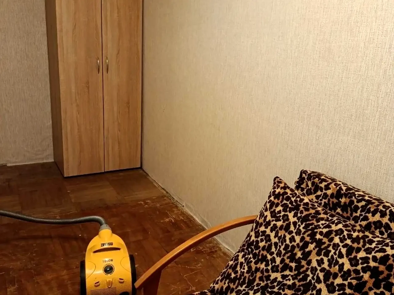 Оренда квартири 2-кімнат. 47 м² 1/5 поверху