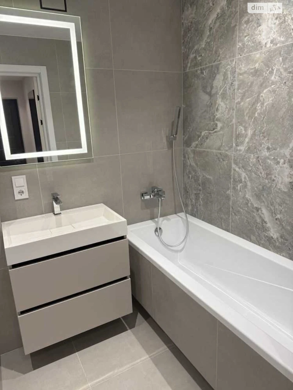 Long-Term Rental Apartment, Podil