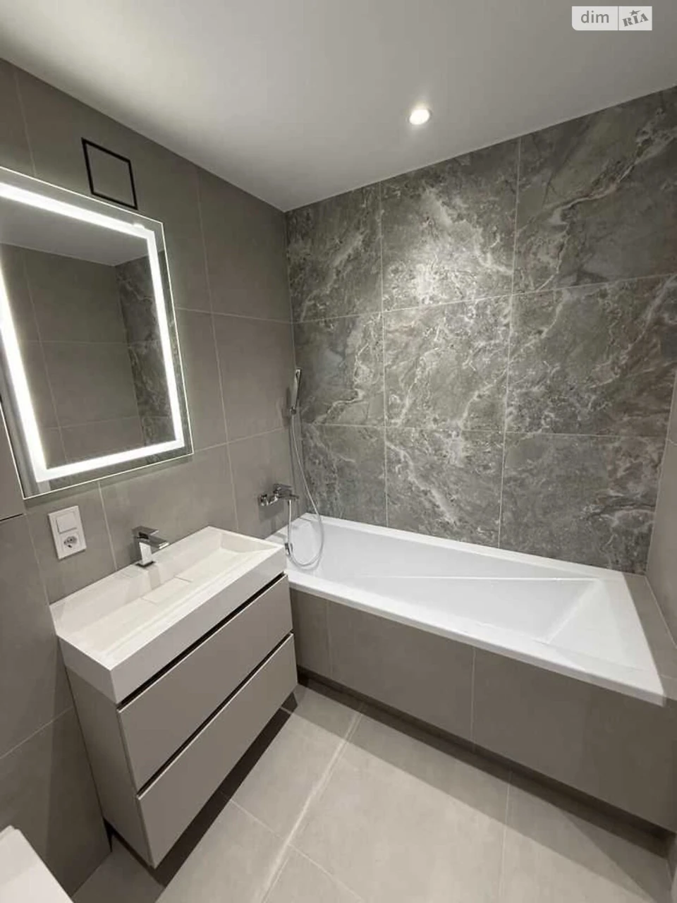 Long-Term Rental Apartment, Podil