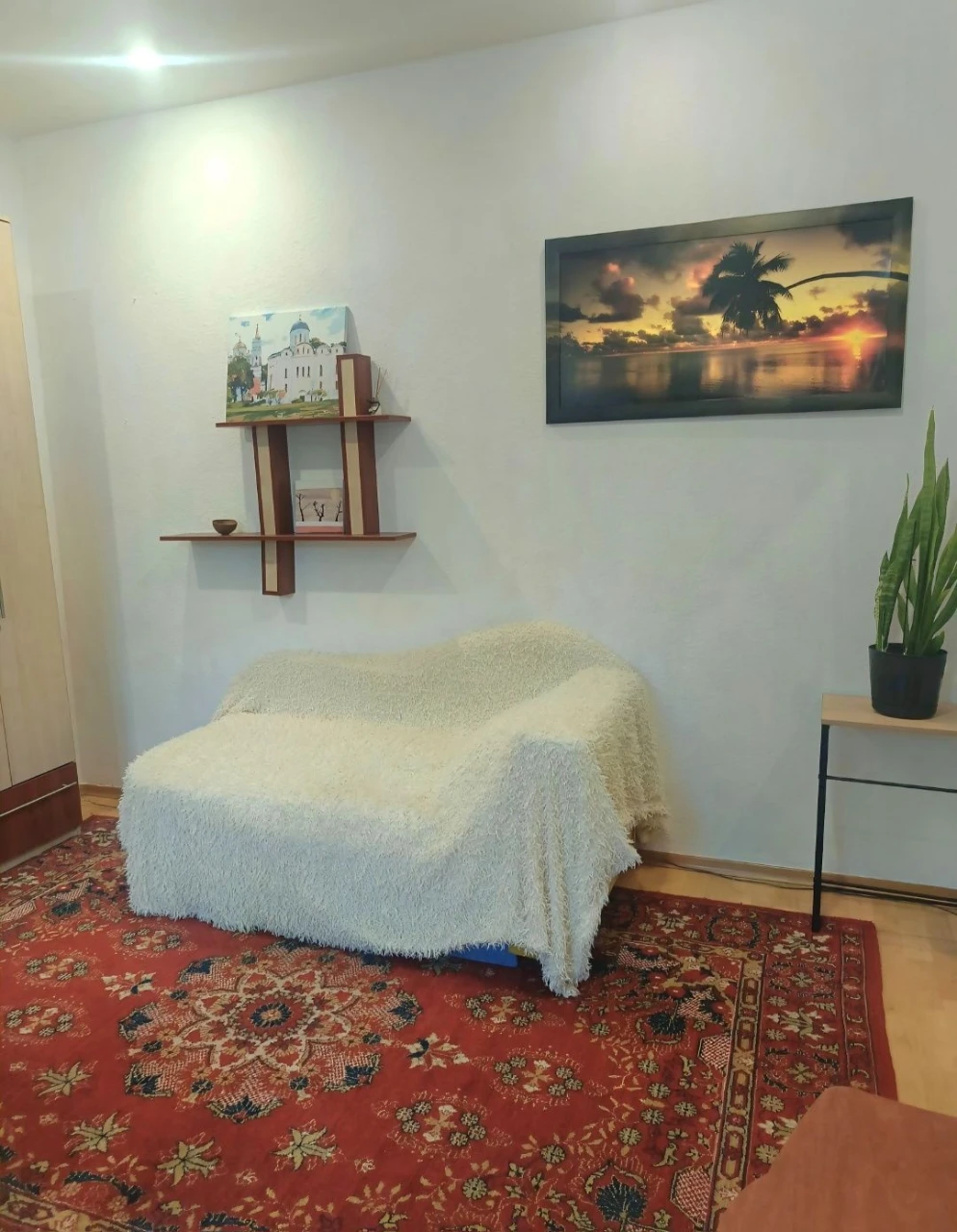 Sale of a 1-room apartment in the heart of the city. Red Square. With