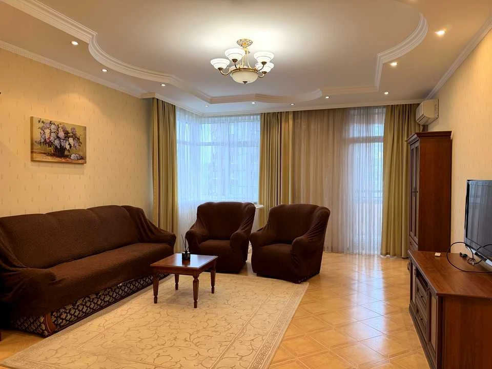 Квартира. Киев, Старонаводницкая улица