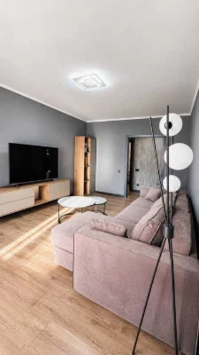 Продам пространства 3-комн. квартиру на Позняках, просп. Петра Г