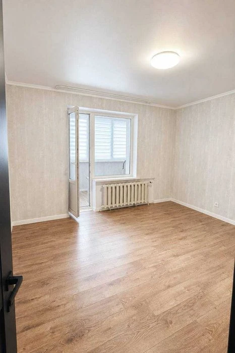 Продам пространства 3-комн. квартиру на Позняках, просп. Петра Г