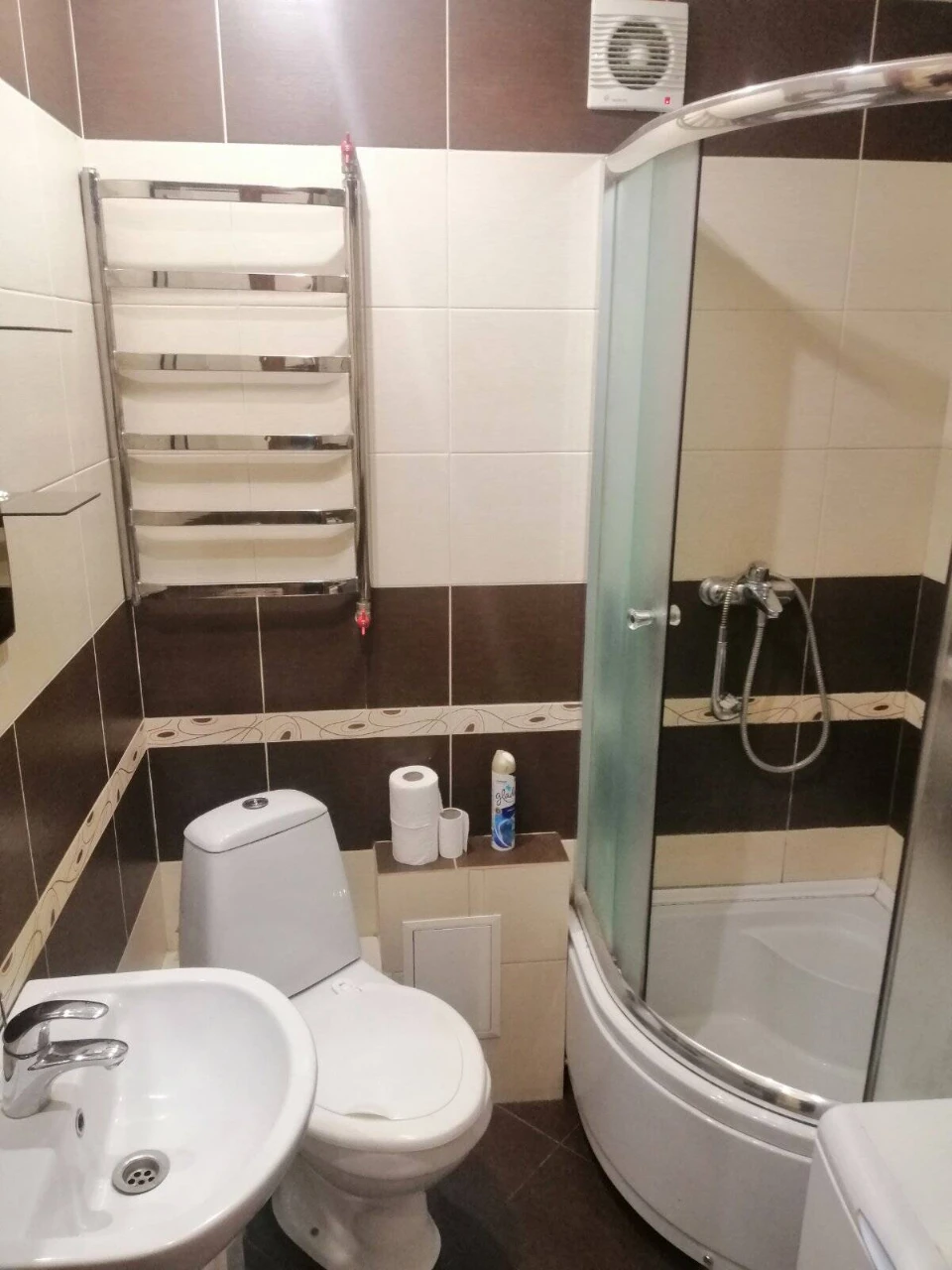 Rent 1-bedroom apartment on Darnychyna Square. (Chuprynsky Street)