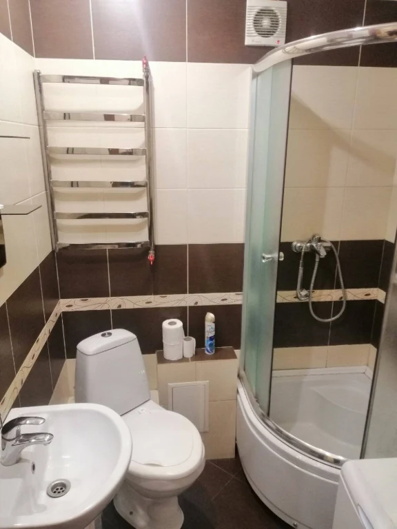 Rent 1-bedroom apartment on Darnychyna Square. (Chuprynsky Street)