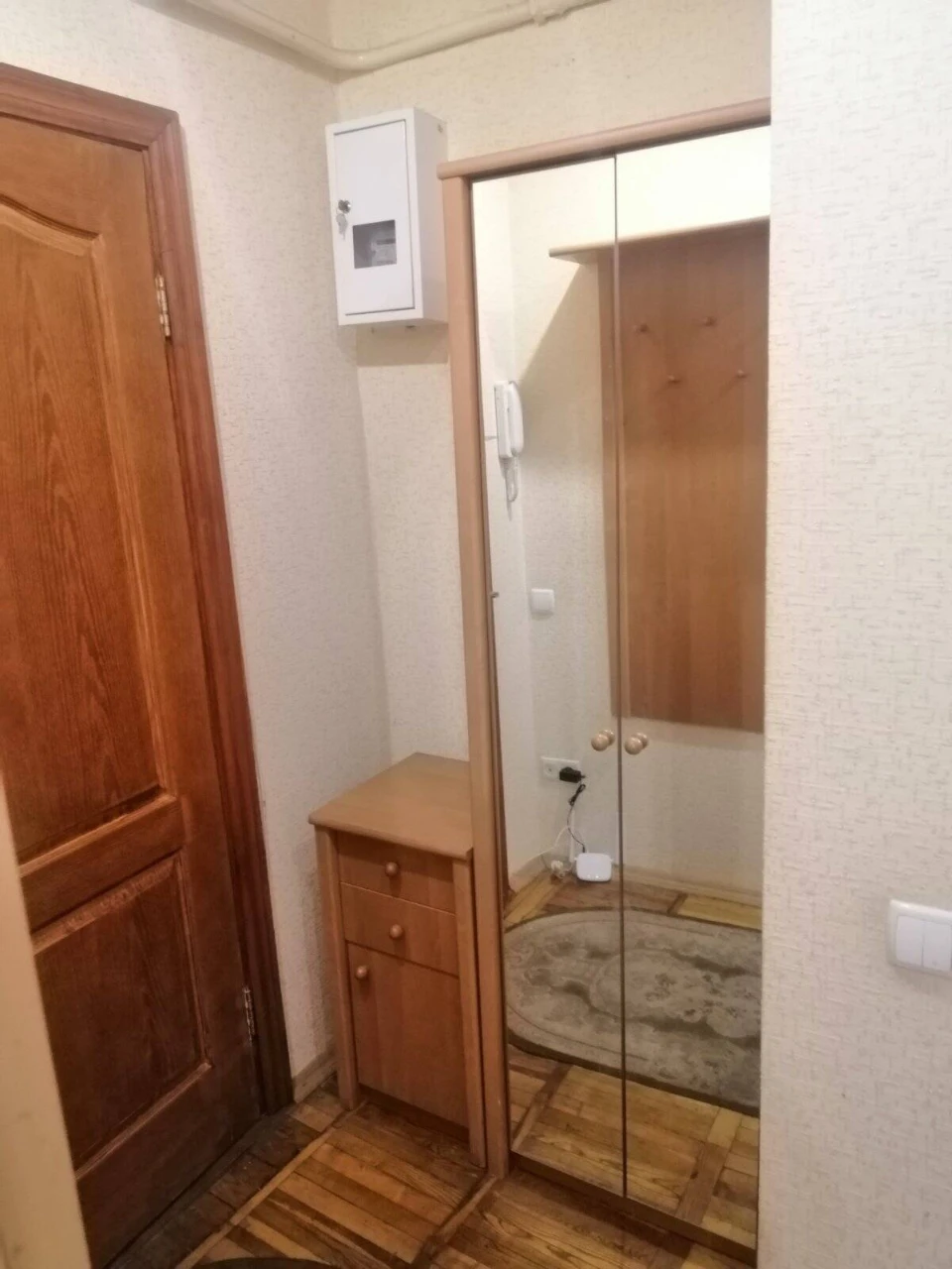 Rent 1-bedroom apartment on Darnychyna Square. (Chuprynsky Street)