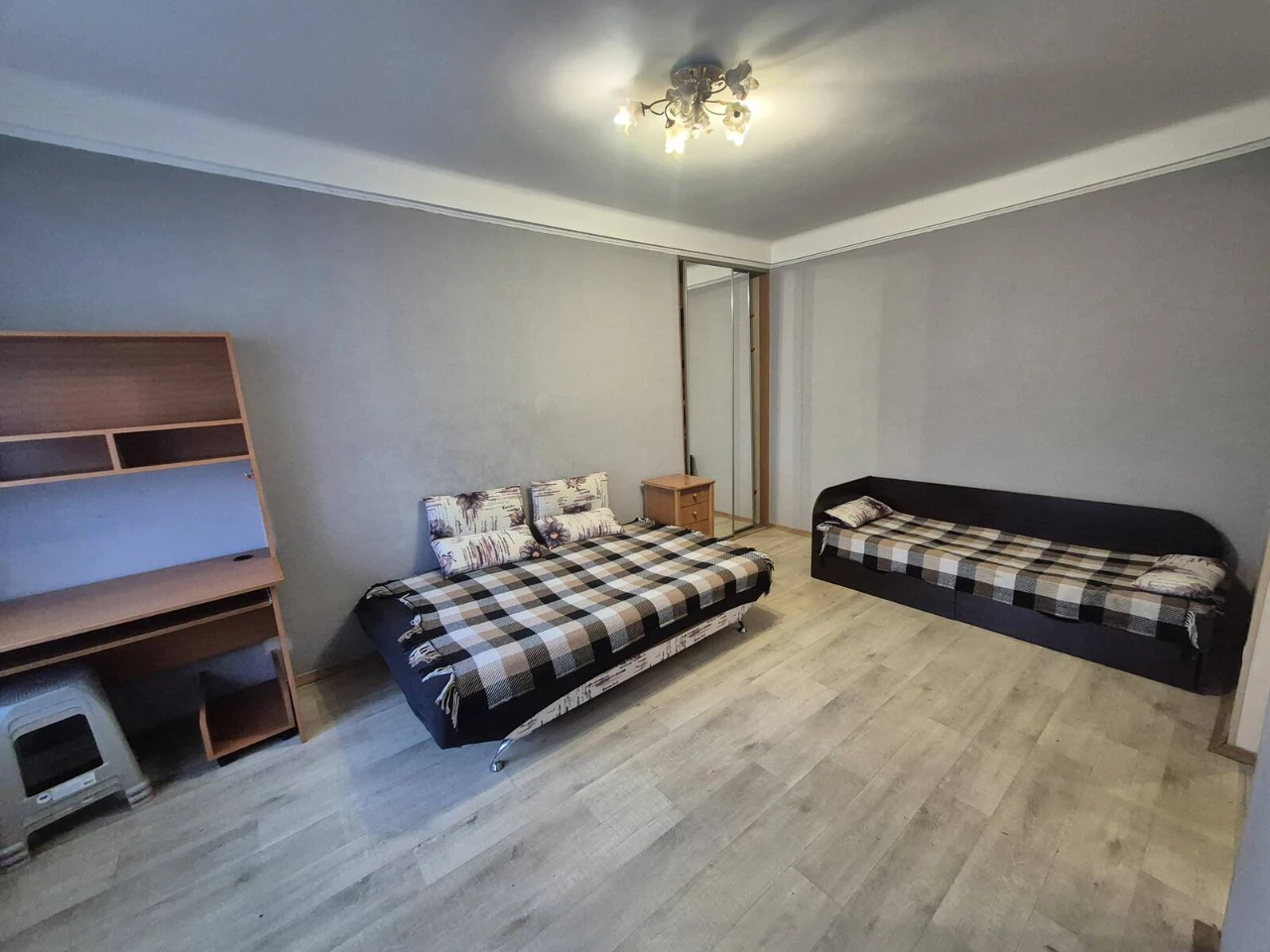Rent 1-bedroom apartment on Darnychyna Square. (Chuprynsky Street)