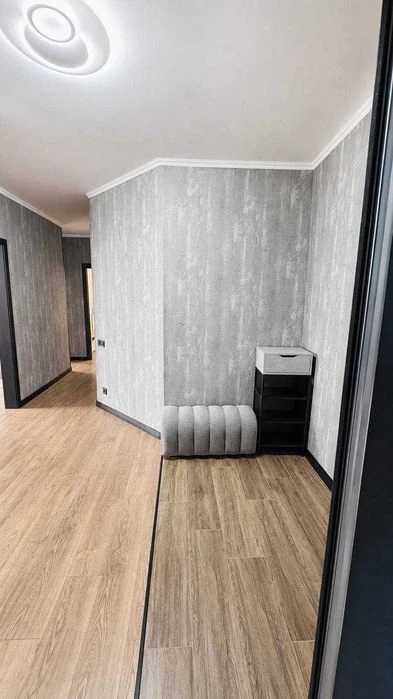 Продам пространства 3-комн. квартиру на Позняках, просп. Петра Г