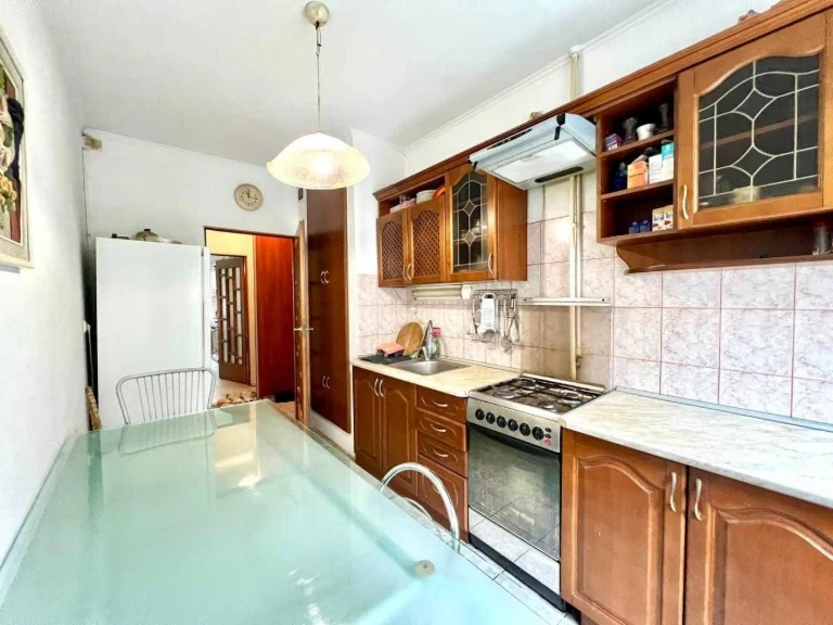 For sale, four-room apartment on вул. Під Голоском, Львів