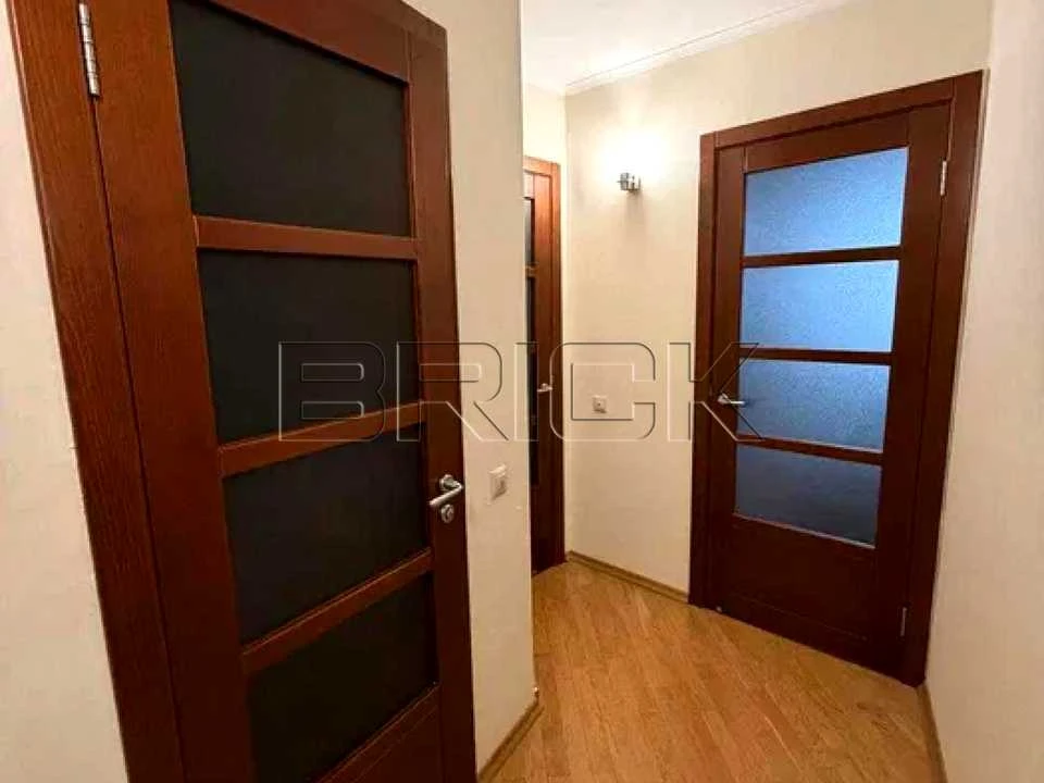 Apartment. Volodymyr Iasiuk Street, Kyiv