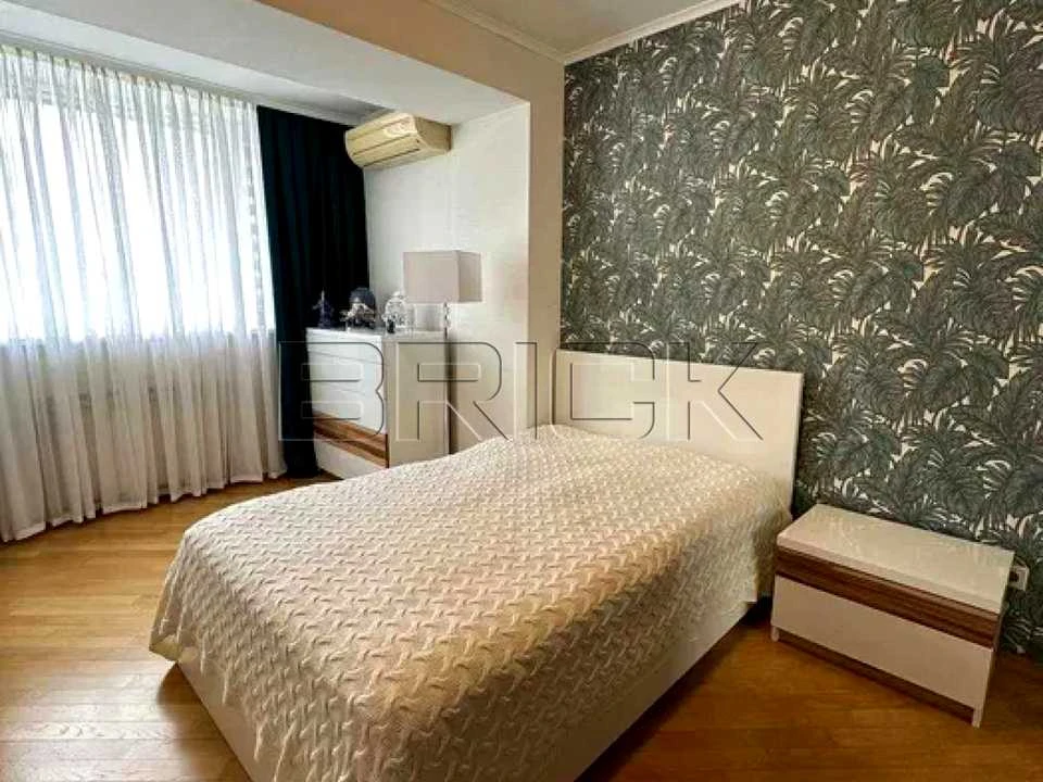 Apartment. Volodymyr Iasiuk Street, Kyiv