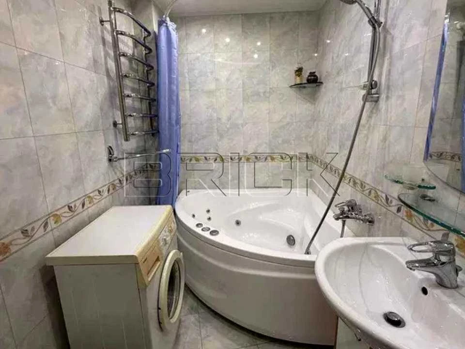 Apartment. Volodymyr Iasiuk Street, Kyiv
