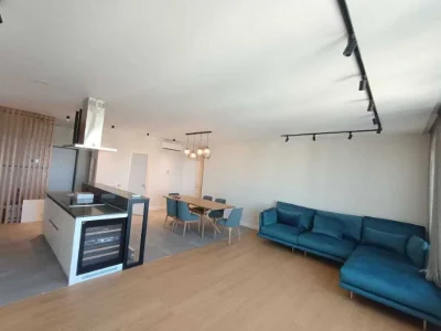 Продається трикімнатна квартира (143 м²) в Києві, Дніпровський район