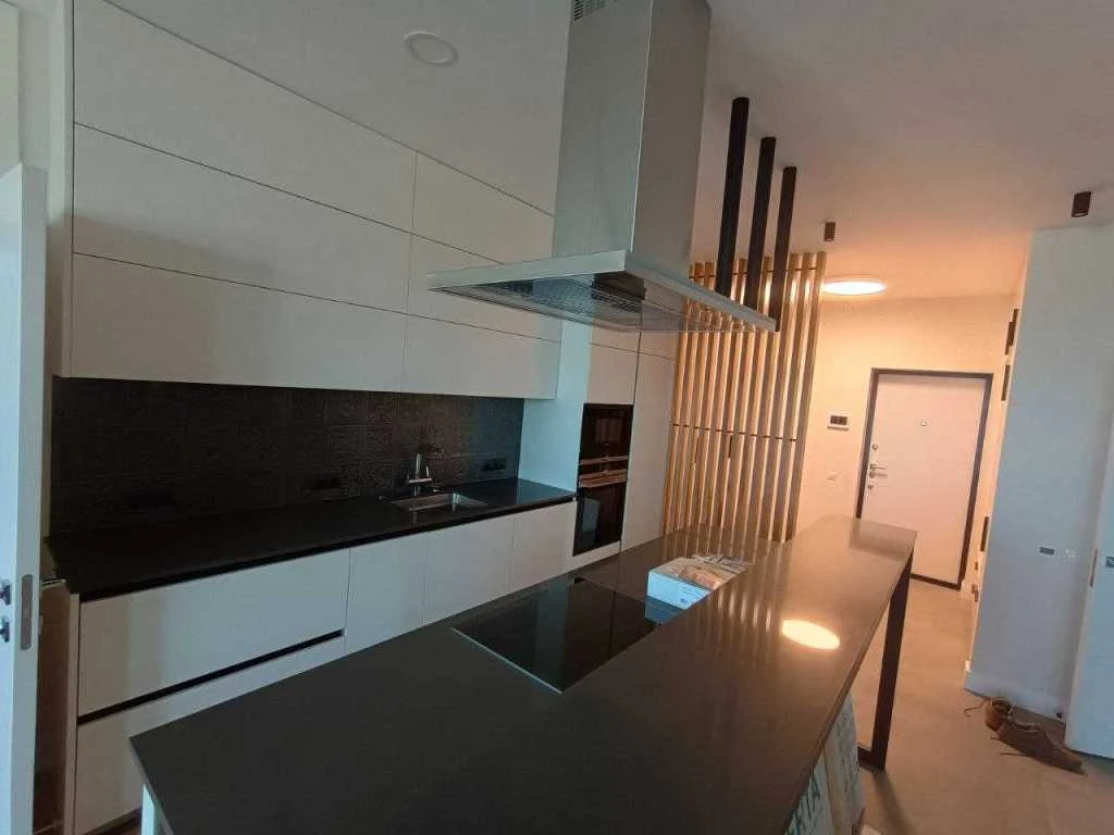 Продається трикімнатна квартира (143 м²) в Києві, Дніпровський район