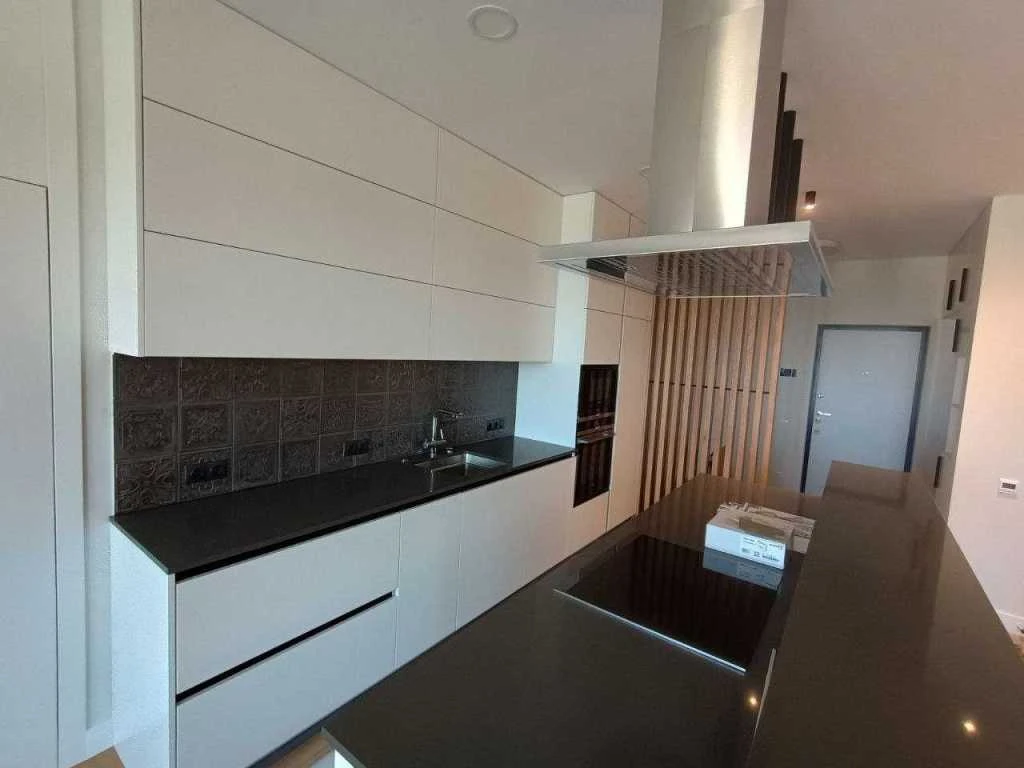 Продається трикімнатна квартира (143 м²) в Києві, Дніпровський район