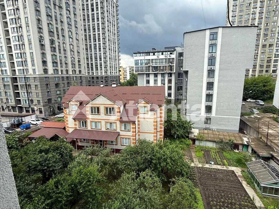 Квартира. Київ, Кам'янська вулиця