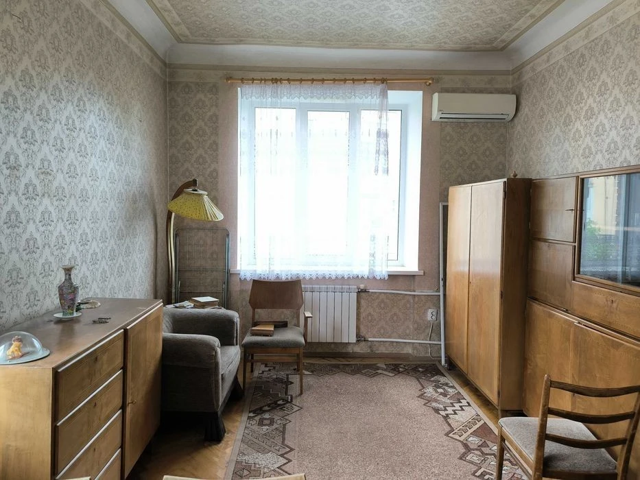Продам 3-комнатную "сталинку", Джона Маккейна 41/22, Печерск