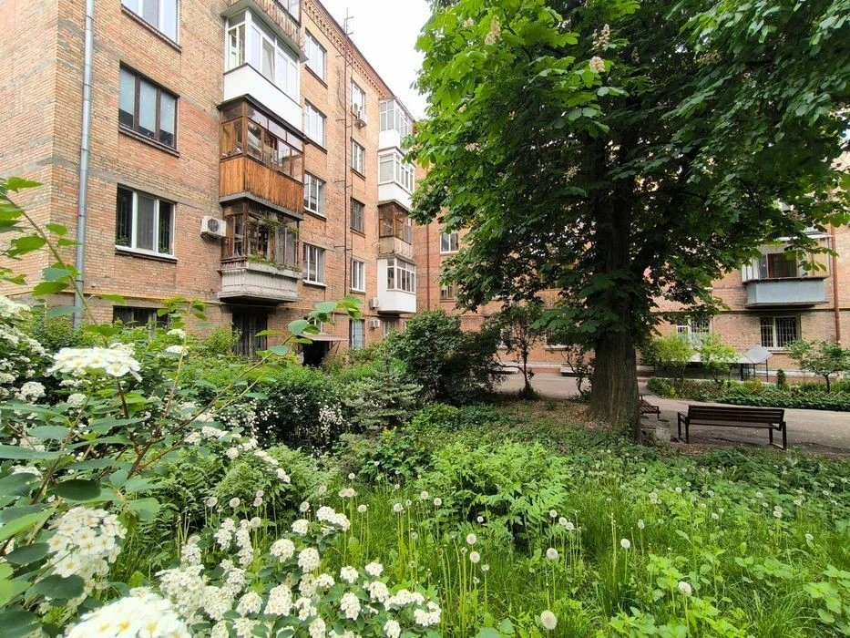 Продам 3-комнатную "сталинку", Джона Маккейна 41/22, Печерск