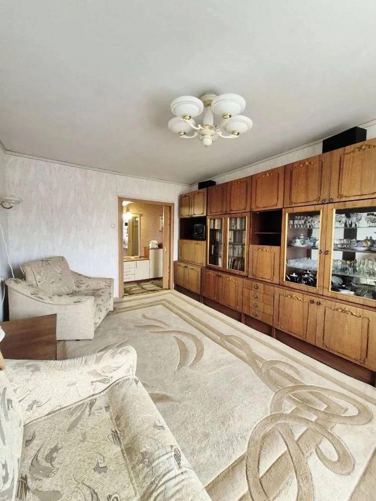 For Sale: 3-bedroom apartment on Heroiv Avenue